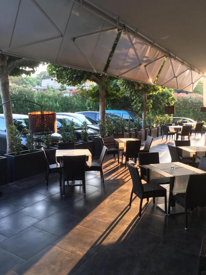 Hotel Solaris Касалбордино Екстериор снимка